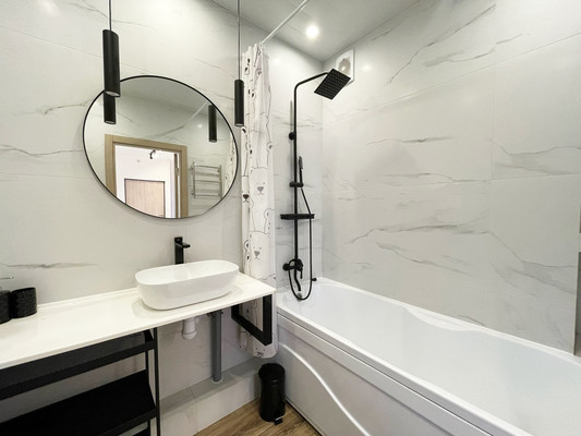 Сдам трехкомнатную (3-комн.) квартиру, Лидии Зверевой ул, 3к1, Санкт-Петербург г