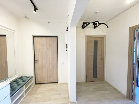 Сдам трехкомнатную (3-комн.) квартиру, Лидии Зверевой ул, 3к1, Санкт-Петербург г