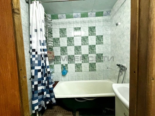 Продам двухкомнатную (2-комн.) квартиру, Воинский пер, 6, Калуга г