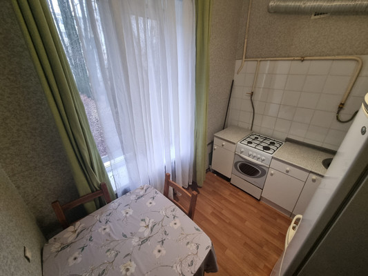 Продам двухкомнатную (2-комн.) квартиру, Лесная 2-я ул, 30, Хотьково г