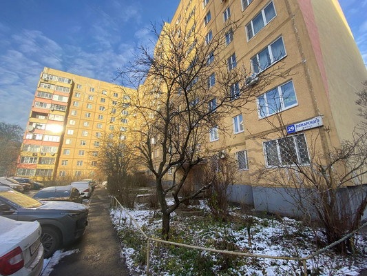 Продам трехкомнатную (3-комн.) квартиру, Пожарского ул, 29, Химки г