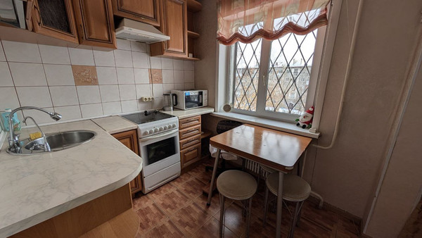 Продам двухкомнатную (2-комн.) квартиру, Юбилейный мкр, 67, Иркутск г