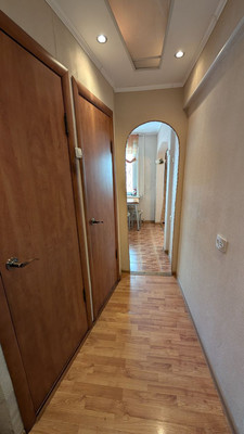 Продам двухкомнатную (2-комн.) квартиру, Юбилейный мкр, 67, Иркутск г