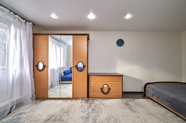 Продам однокомнатную (1-комн.) квартиру, Староватутинский проезд, 15, Москва г