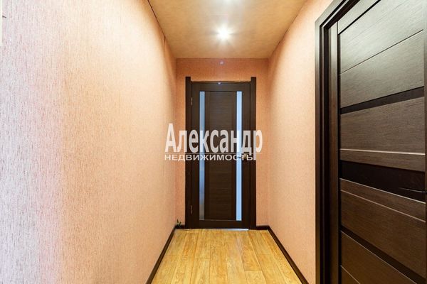 Продам многокомнатную квартиру, Лесная ул, 2, Кобралово п