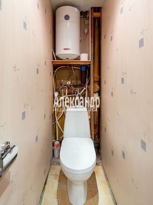 Продам многокомнатную квартиру, Лесная ул, 2, Кобралово п