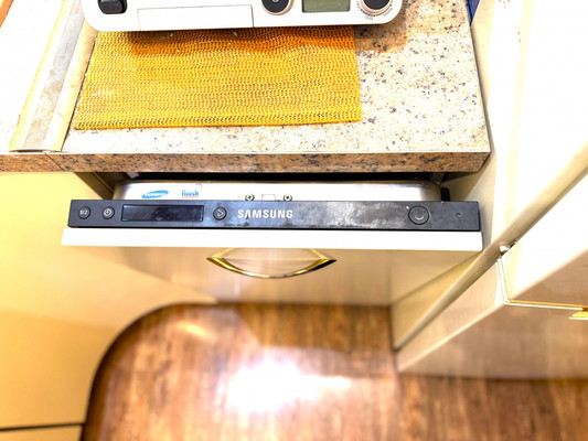 Продам трехкомнатную (3-комн.) квартиру, Интернациональная ул, 16, Шатурторф п