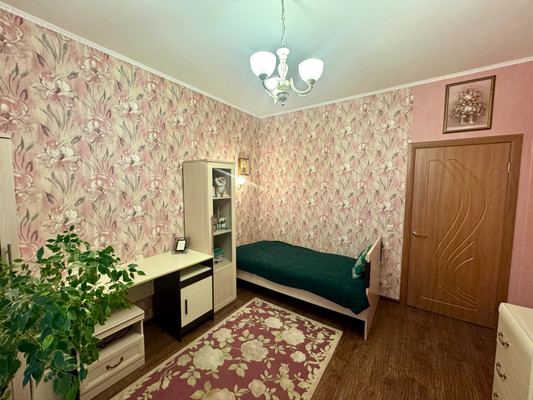 Продам трехкомнатную (3-комн.) квартиру, Интернациональная ул, 16, Шатурторф п