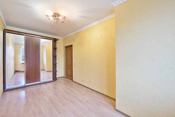 Продам трехкомнатную (3-комн.) квартиру, Заречная ул, 25, Полтево д