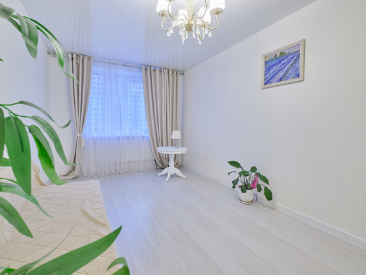 Продам двухкомнатную (2-комн.) квартиру, Новая ул, 15, Мурино п