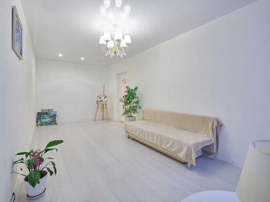 Продам двухкомнатную (2-комн.) квартиру, Новая ул, 15, Мурино п