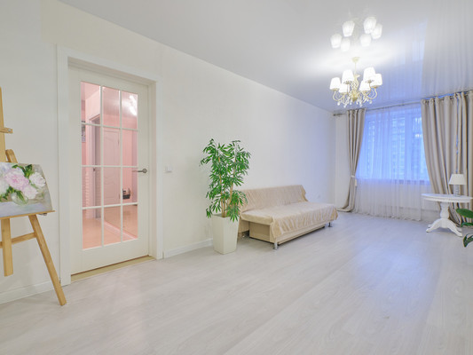 Продам двухкомнатную (2-комн.) квартиру, Новая ул, 15, Мурино п