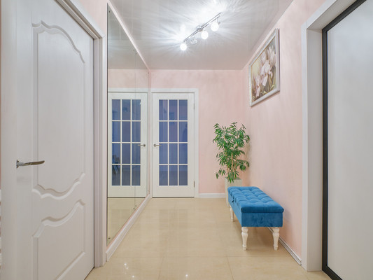 Продам двухкомнатную (2-комн.) квартиру, Новая ул, 15, Мурино п