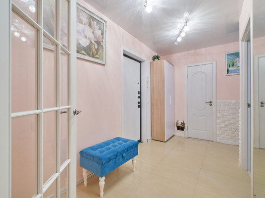 Продам двухкомнатную (2-комн.) квартиру, Новая ул, 15, Мурино п