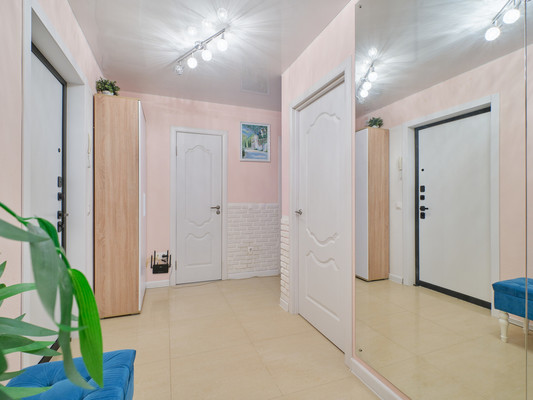 Продам двухкомнатную (2-комн.) квартиру, Новая ул, 15, Мурино п