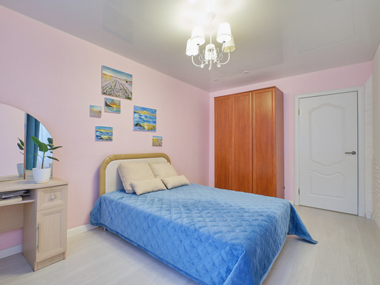 Продам двухкомнатную (2-комн.) квартиру, Новая ул, 15, Мурино п