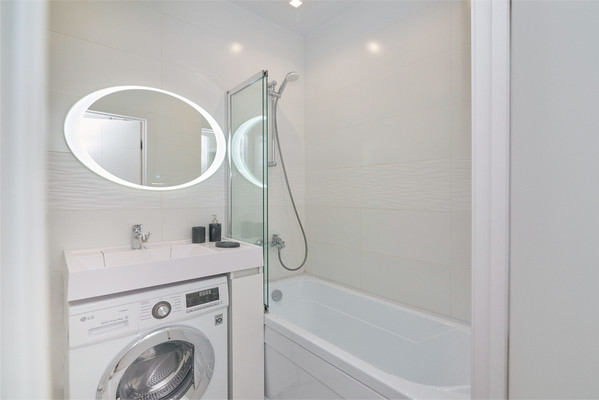 Продам однокомнатную (1-комн.) квартиру, Дальневосточная ул, 166, Иркутск г