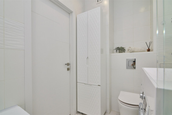 Продам однокомнатную (1-комн.) квартиру, Дальневосточная ул, 166, Иркутск г