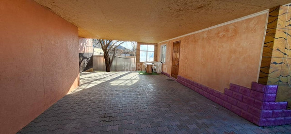 Продам однокомнатную (1-комн.) квартиру, Привокзальная ул, 4кб, Курганинск г