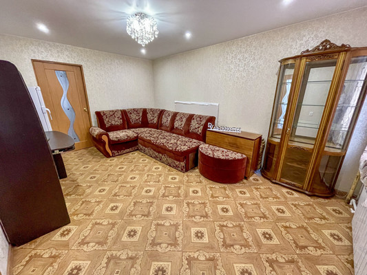 Продам многокомнатную квартиру, 2-й Микрорайон ул, 27, Эльбан рп