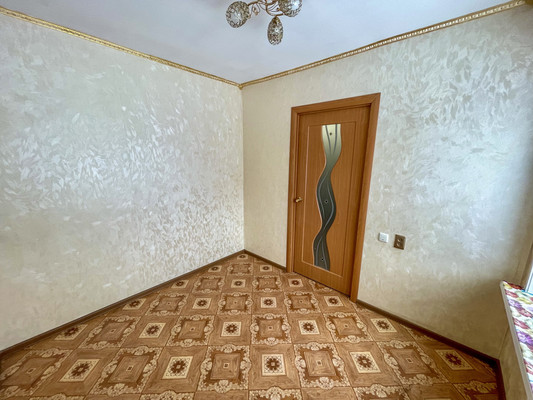 Продам многокомнатную квартиру, 2-й Микрорайон ул, 27, Эльбан рп