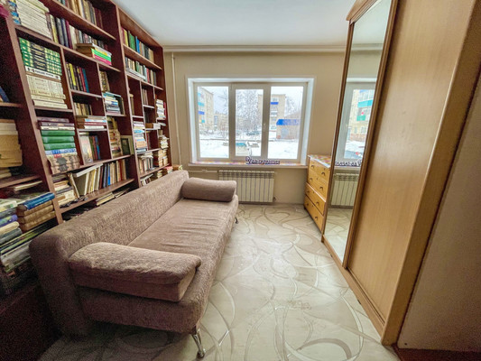 Продам многокомнатную квартиру, 2-й Микрорайон ул, 27, Эльбан рп