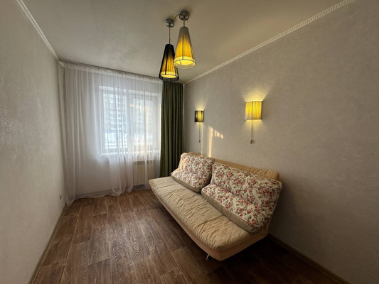 Продам двухкомнатную (2-комн.) квартиру, Гагарина ул, 10, Комсомольск-на-Амуре г