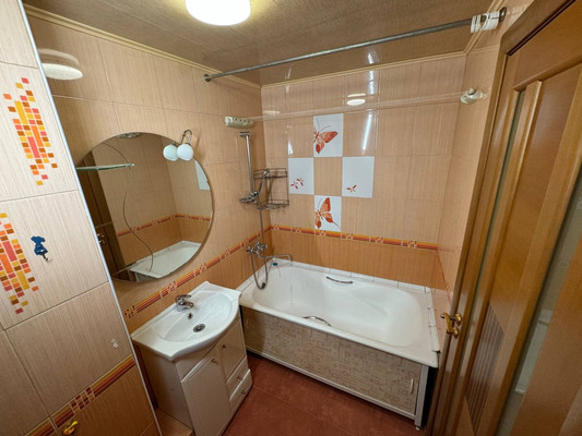 Продам двухкомнатную (2-комн.) квартиру, Гагарина ул, 10, Комсомольск-на-Амуре г