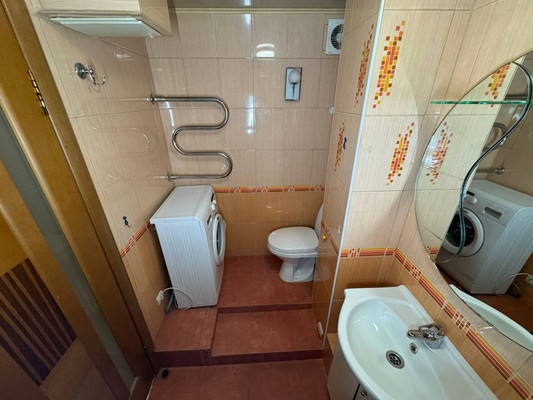 Продам двухкомнатную (2-комн.) квартиру, Гагарина ул, 10, Комсомольск-на-Амуре г