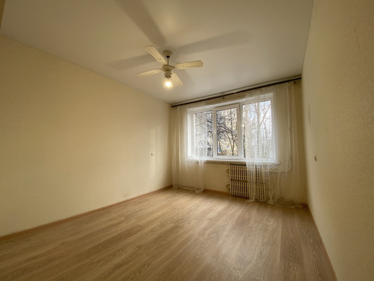 Продам двухкомнатную (2-комн.) квартиру, Б.Учительская ул, 17, Родники дп