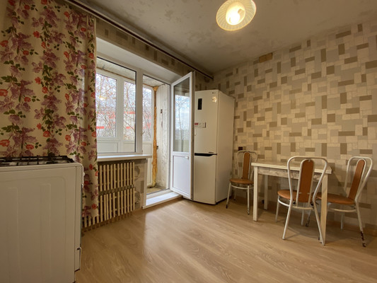 Продам двухкомнатную (2-комн.) квартиру, Б.Учительская ул, 17, Родники дп