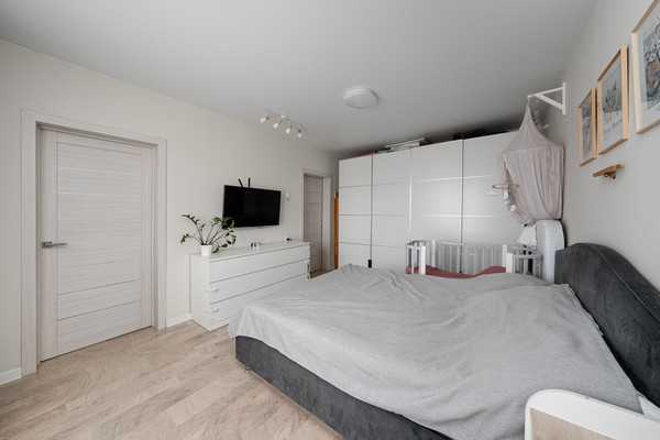 Продам однокомнатную (1-комн.) квартиру, Вертолётчиков ул, 4к5, Москва г