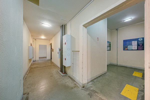 Продам однокомнатную (1-комн.) квартиру, Вертолётчиков ул, 4к5, Москва г