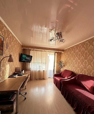 Продам двухкомнатную (2-комн.) квартиру, Космическая ул, 32, Калининград г