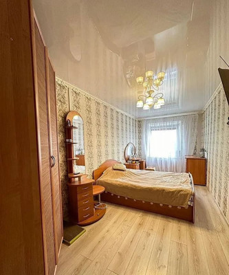 Продам двухкомнатную (2-комн.) квартиру, Космическая ул, 32, Калининград г