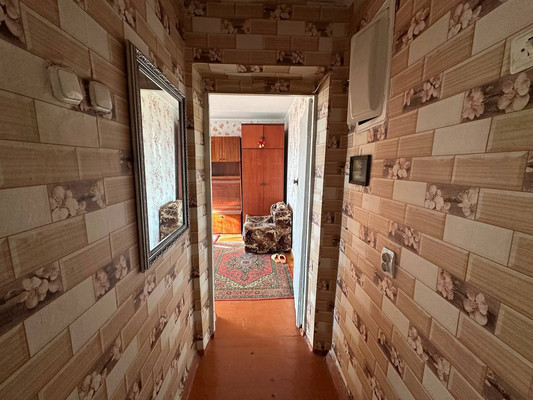 Продам двухкомнатную (2-комн.) квартиру, Комсомольская ул, 154, Кропоткин г