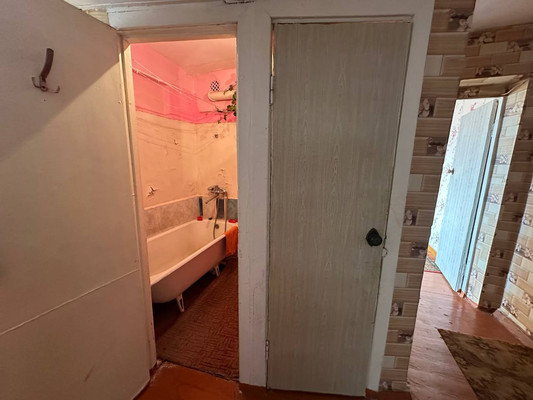 Продам двухкомнатную (2-комн.) квартиру, Комсомольская ул, 154, Кропоткин г