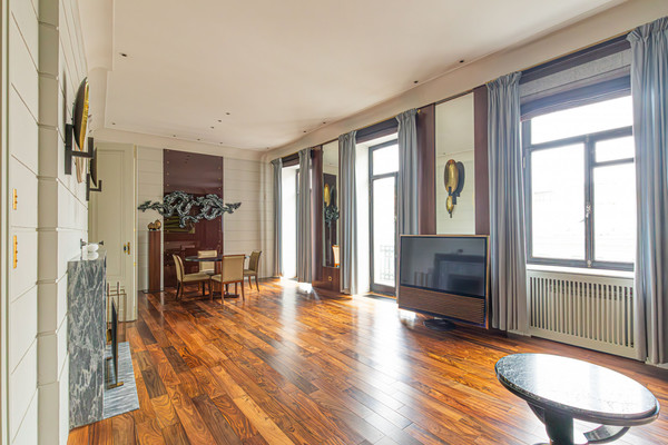 Продам двухкомнатную (2-комн.) квартиру, Караванная ул, 11/64, Санкт-Петербург г