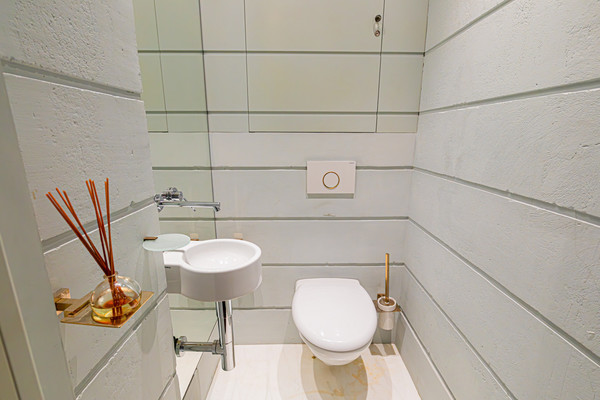 Продам двухкомнатную (2-комн.) квартиру, Караванная ул, 11/64, Санкт-Петербург г