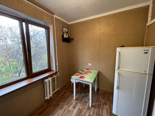 Продам однокомнатную (1-комн.) квартиру, 60 лет Октября ул, 17, Симферополь г