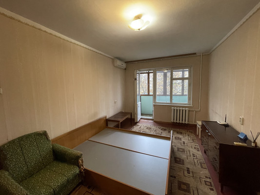 Продам однокомнатную (1-комн.) квартиру, 60 лет Октября ул, 17, Симферополь г