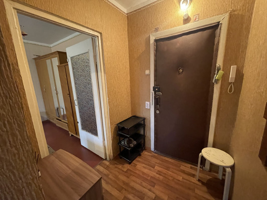 Продам однокомнатную (1-комн.) квартиру, 60 лет Октября ул, 17, Симферополь г