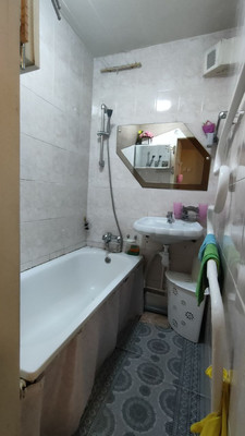 Продам двухкомнатную (2-комн.) квартиру, Александра Корсунова пр-кт, 39, Великий Новгород г