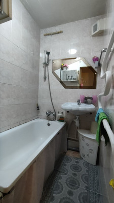 Продам двухкомнатную (2-комн.) квартиру, Александра Корсунова пр-кт, 39, Великий Новгород г