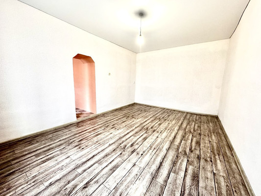 Продам двухкомнатную (2-комн.) квартиру, Казанская ул, 34б, Ишим г