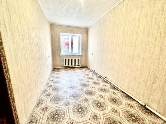 Продам двухкомнатную (2-комн.) квартиру, Казанская ул, 34б, Ишим г