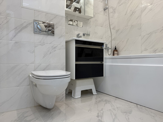 Продам однокомнатную (1-комн.) квартиру, Каберова-Власьевская ул, 101, Великий Новгород г