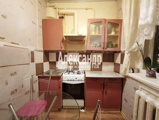 Продам двухкомнатную (2-комн.) квартиру, Первомайская ул, 8, Выборг г