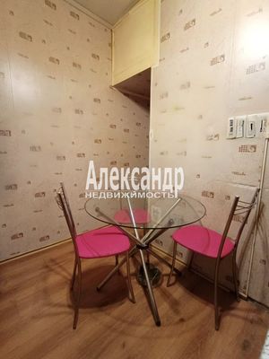 Продам двухкомнатную (2-комн.) квартиру, Первомайская ул, 8, Выборг г