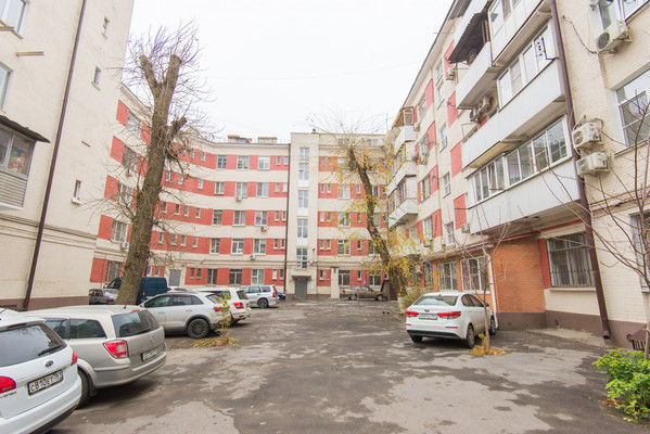 Продам двухкомнатную (2-комн.) квартиру, 2-я Пролетарская ул, 52/54, Ростов-на-Дону г